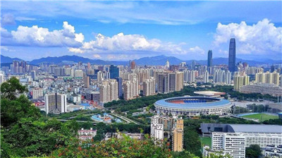 商务模特广州薇，优雅迎客如行云流水